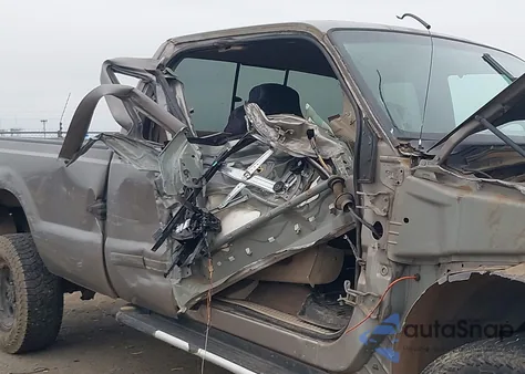 2002 Ford F-350 Lariat/Xl/Xlt z USA, uszkodzony, nr VIN 1FTSX31F02ED19445